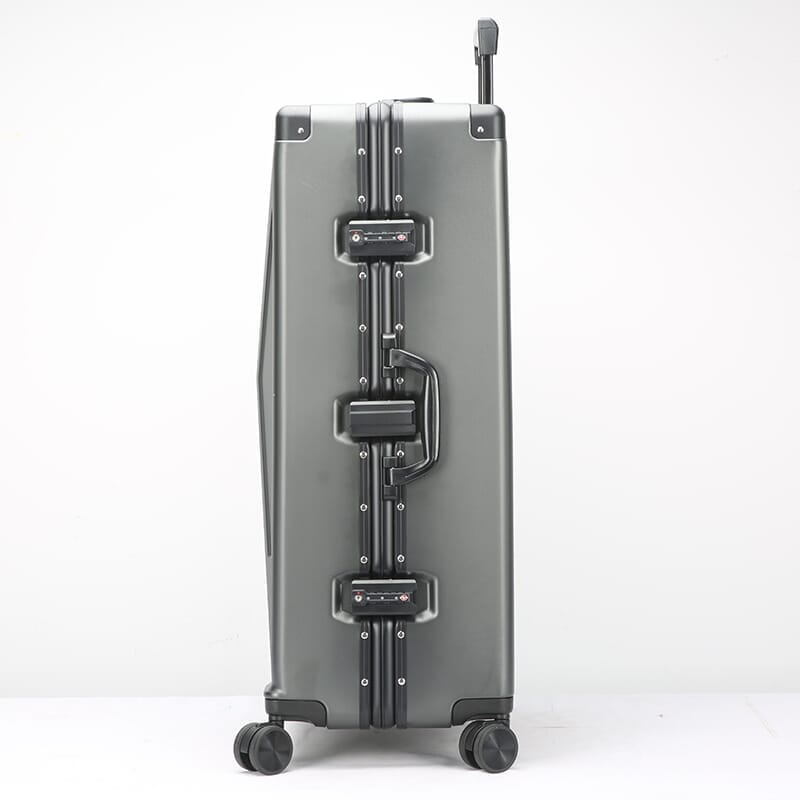 Check-In Luggage (94L)