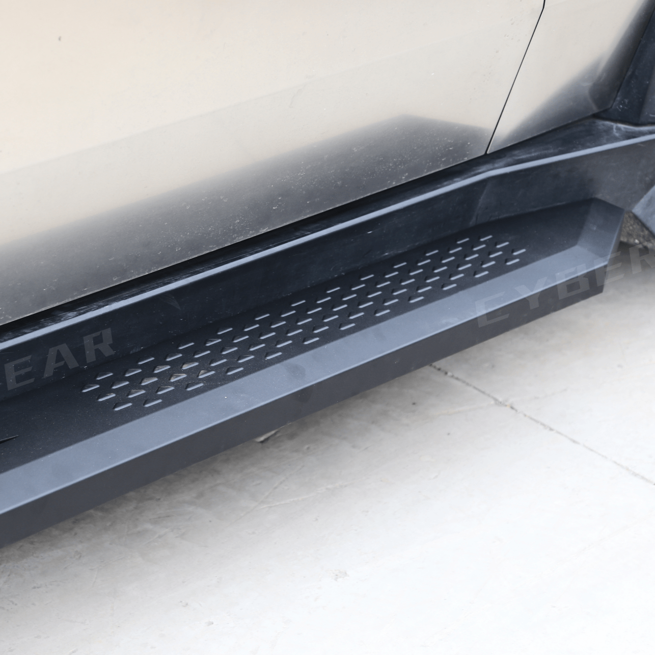 Running Board / Nerf Bars / Side Steps (Solid Design)